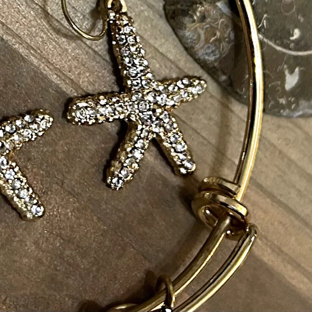 Starfish Bracelet and Earrings Set - Picture 4 of 4